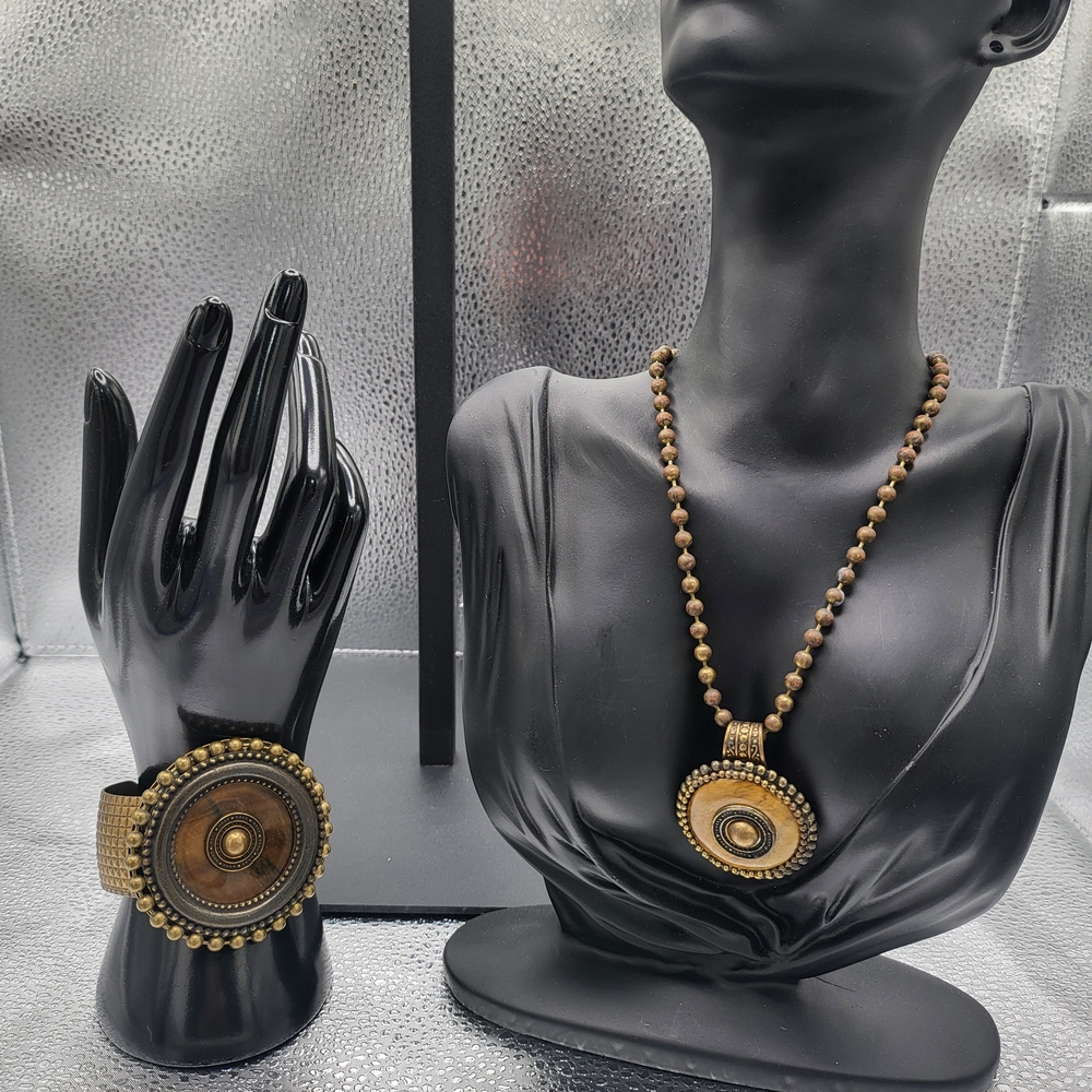 Elegant Gold and Black Beaded Necklace and Bracelet Set